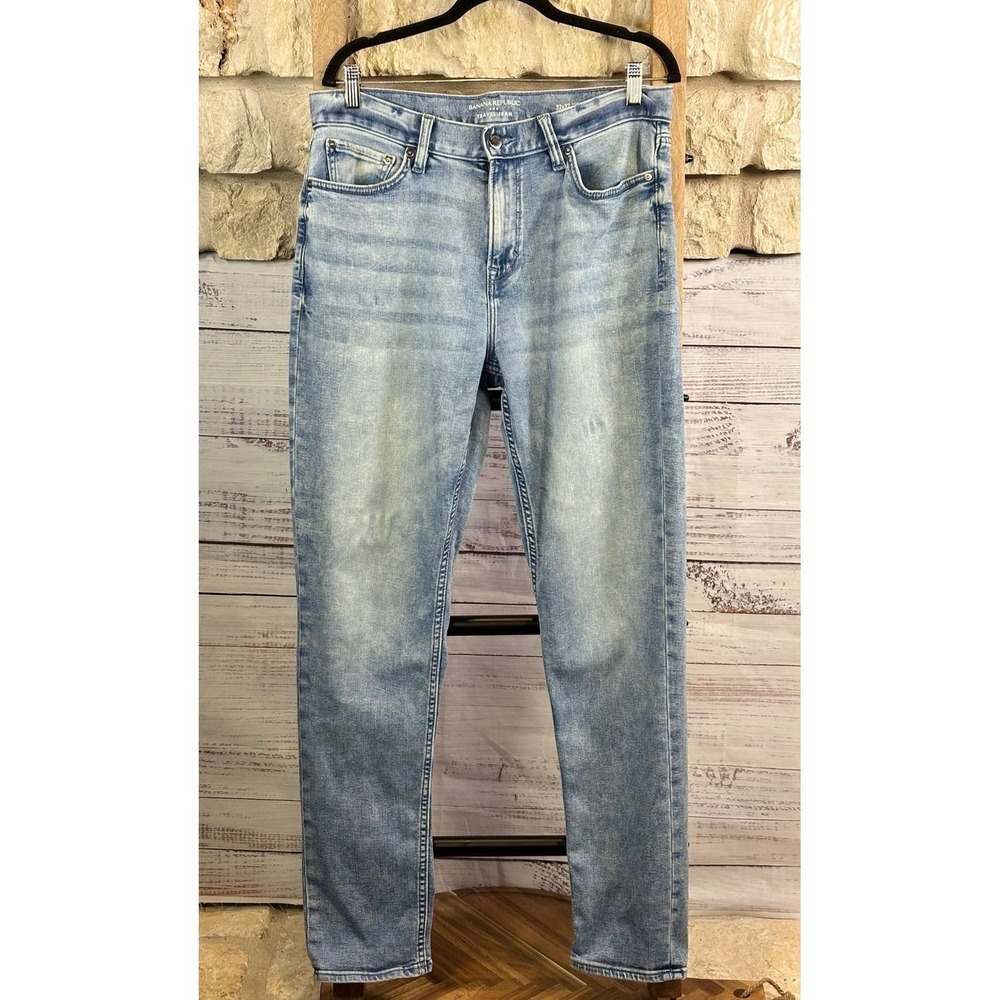 Banana Republic Travel Jean Mens 32x32 Athletic Fit Light Wash Blue Denim Pants